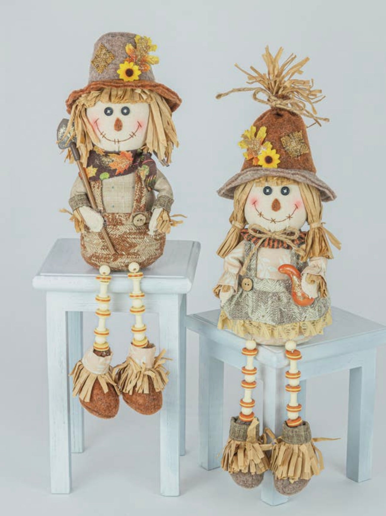 SCARECROW BUTTON LEG SHELF SITTERS